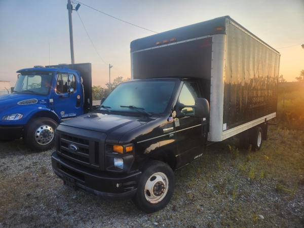 Photo of a 2011 Ford E450