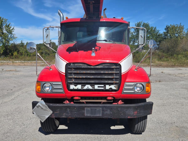 2007 Mack CV713
