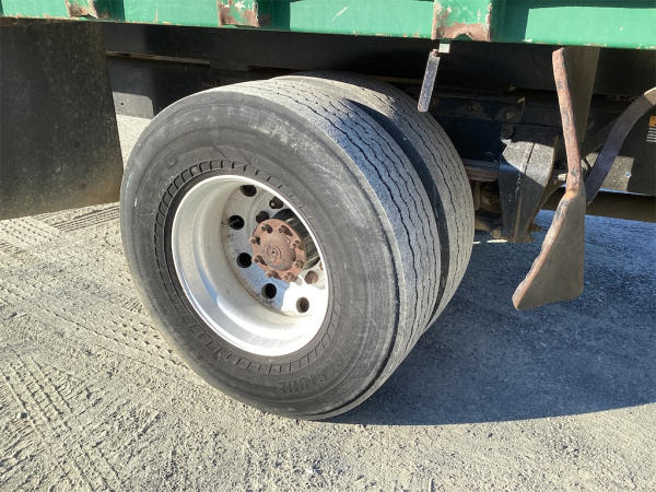 2005 Freightliner M2