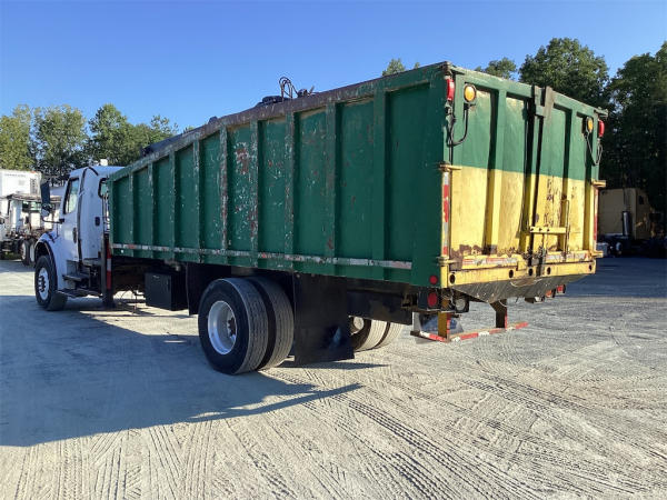 2005 Freightliner M2