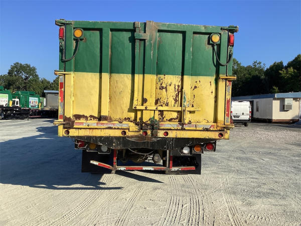 2005 Freightliner M2