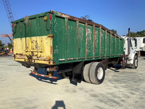 2005 Freightliner M2