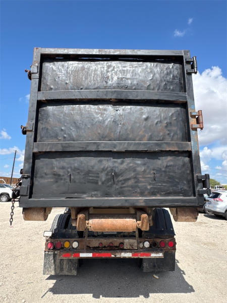 2006 Mack CV713