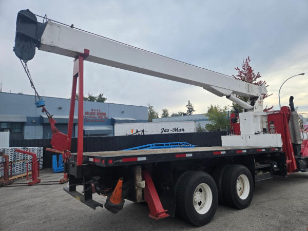 2007 Sterling LT9513