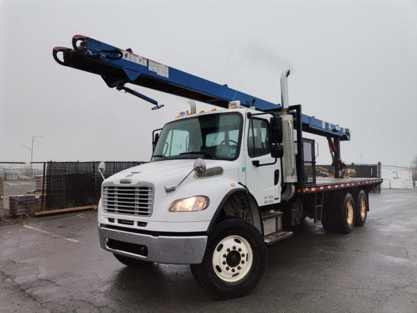 Photo of a 2006 Freightliner M2106