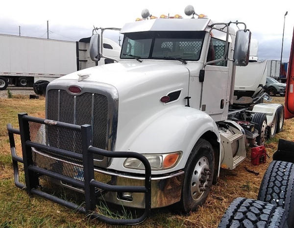 Photo of a 2012 Peterbilt 384