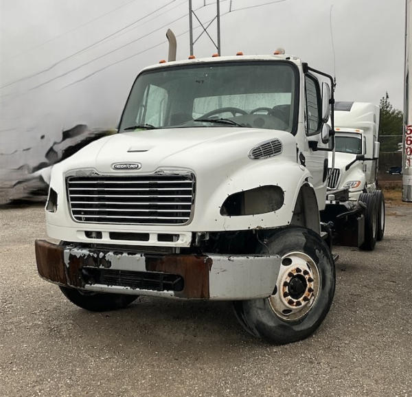 Photo of a 2016 Freightliner M2 106