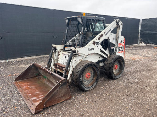 2001 Bobcat G873