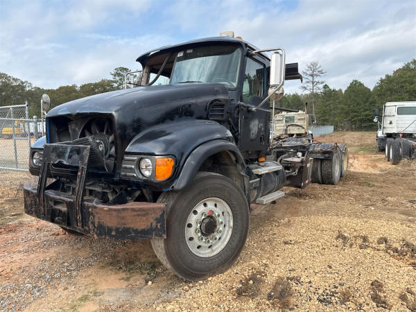 Photo of a 2006 Mack CV713 GRANITE