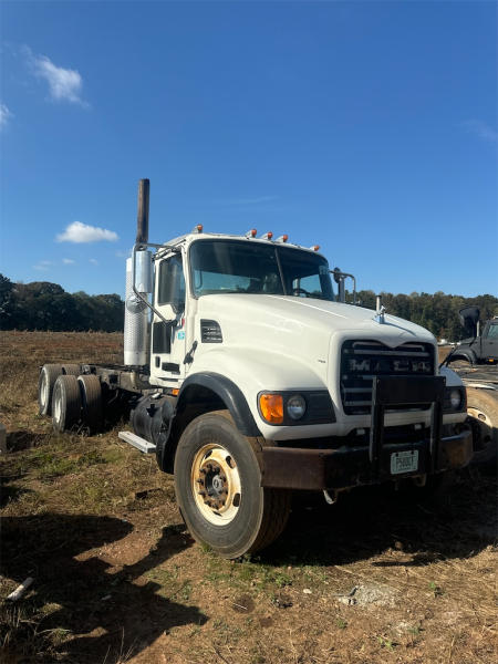 Photo of a 2007 Mack CV713 GRANITE