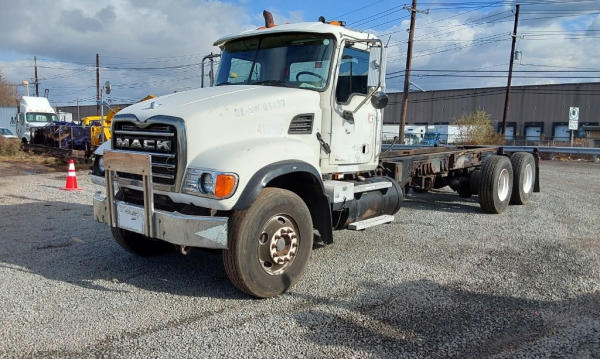 Photo of a 2007 Mack CV713 GRANITE