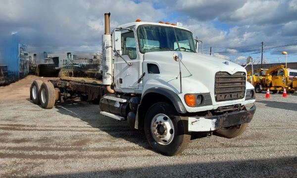 Photo of a 2006 Mack CV713 GRANITE