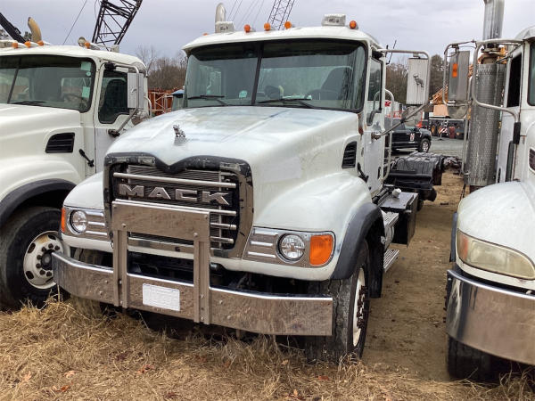 Photo of a 2005 Mack CV713 GRANITE