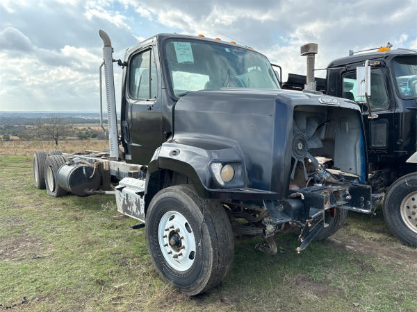 Photo of a 2017 Freightliner 108SD