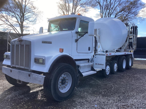 Photo of a 2007 Kenworth W900