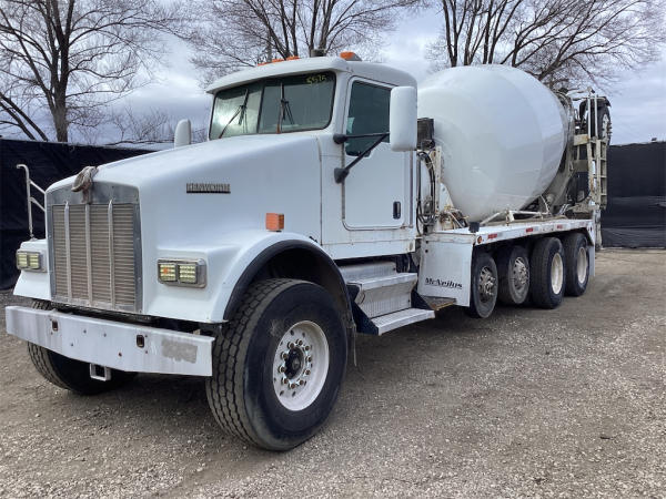 Photo of a 2007 Kenworth W900