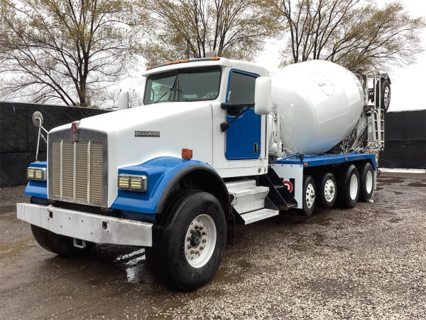 Photo of a 2007 Kenworth W900