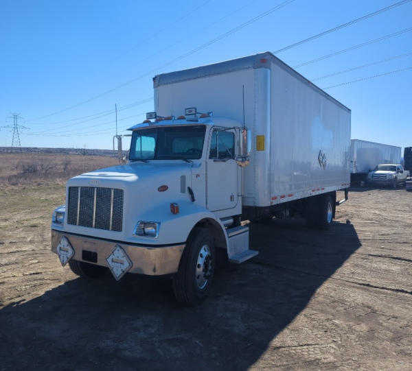 Photo of a 2004 Peterbilt 330