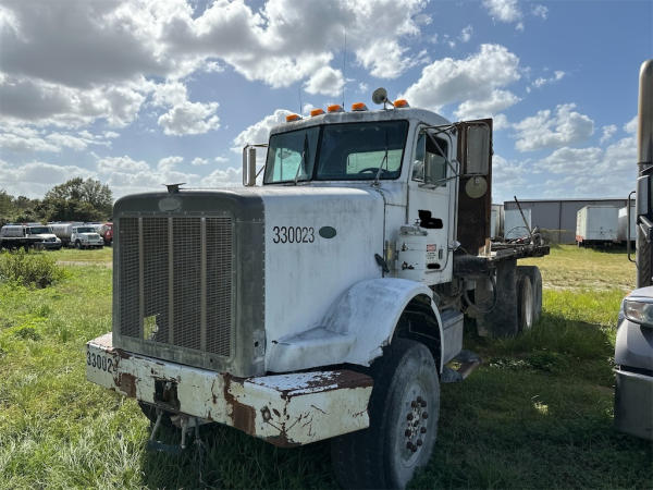 Photo of a 1995 Peterbilt 357