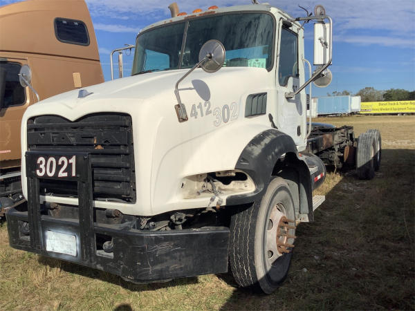 Photo of a 2007 Mack CTP713 GRANITE