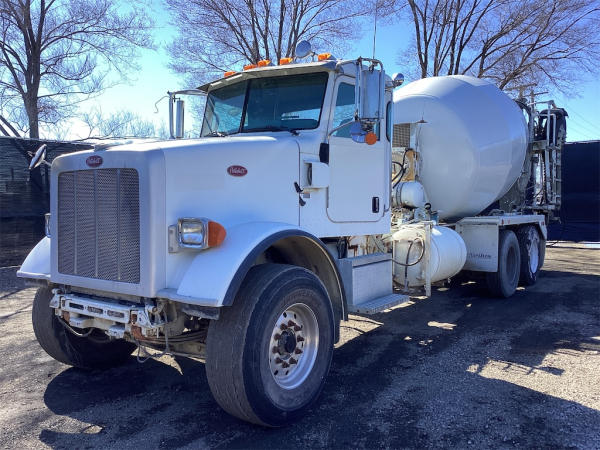 Photo of a  Peterbilt 365