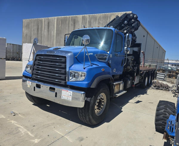 Photo of a 2015 Freightliner 114SD