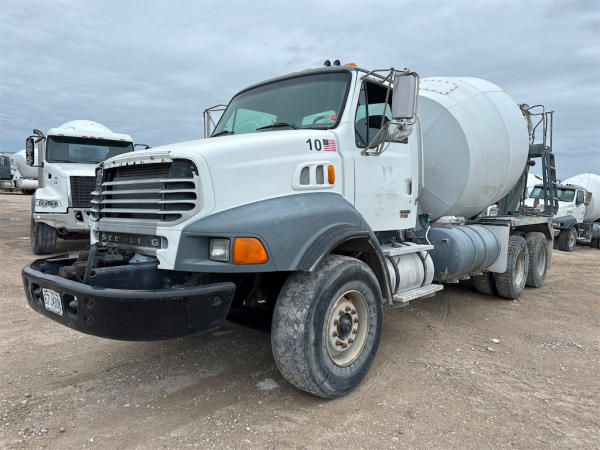 Photo of a 2005 Sterling LT9500