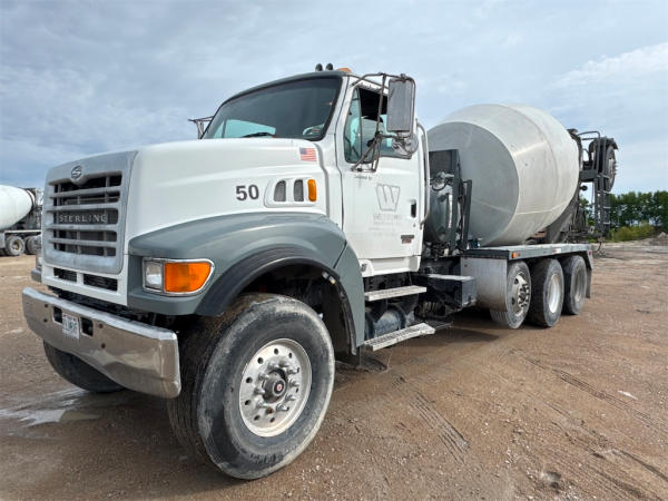Photo of a 2007 Sterling LT9500