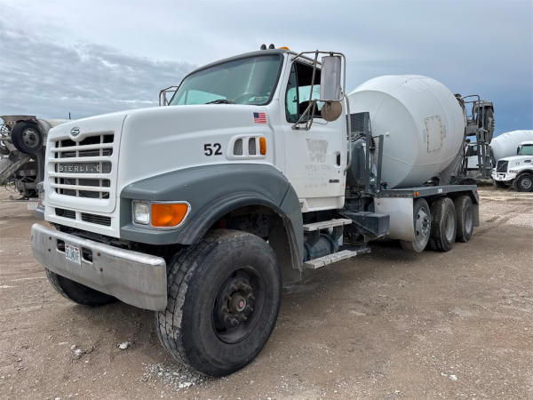 Photo of a 2007 Sterling LT9500