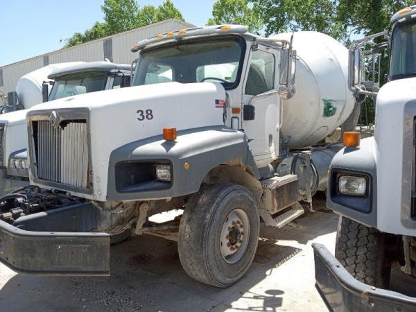 Photo of a 2004 International DF567