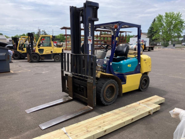 Photo of a 2002 Komatsu FG40ZT-7