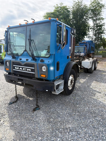Photo of a 2018 Mack MRU 613