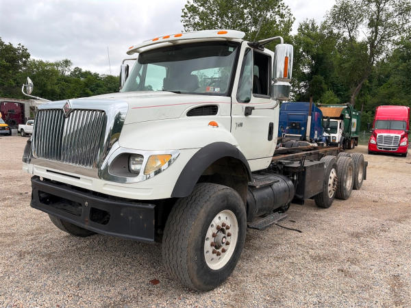 Photo of a 2004 International 7600