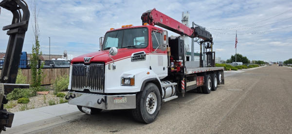 Photo of a 2015 Western Star 4700SB