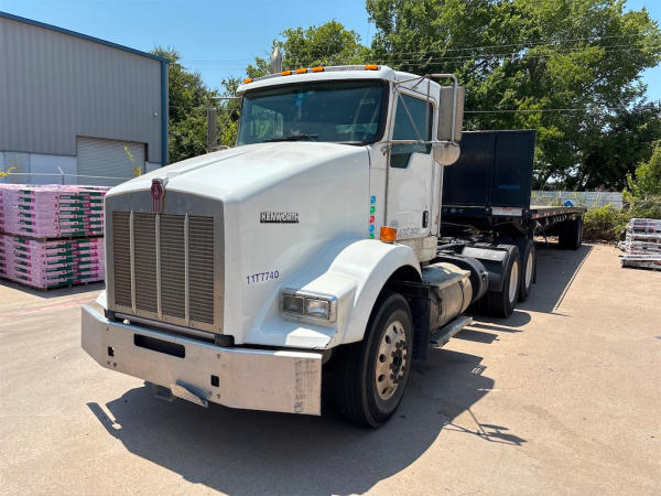Photo of a 2012 Kenworth T800