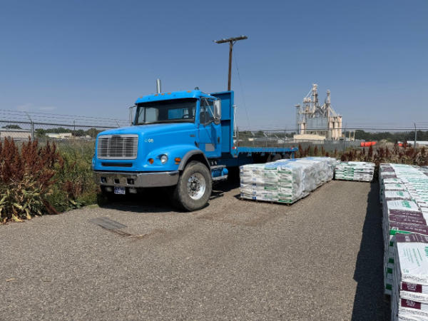 Photo of a 2000 Freightliner FL 112