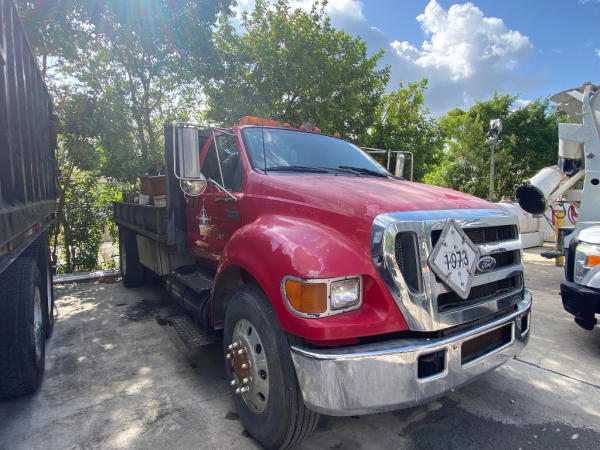 Photo of a 2005 Ford F-750