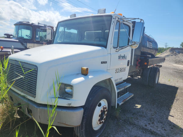 Photo of a 1995 Freightliner FL70