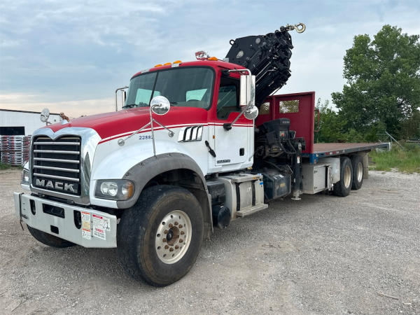 Photo of 2014 Mack GU713