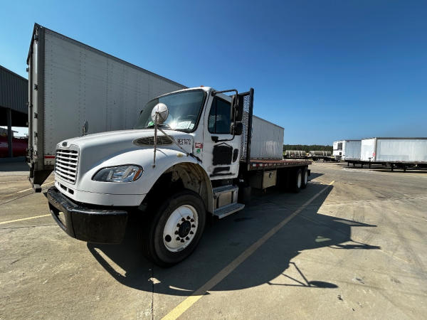 Photo of a 2011 Freightliner M2 106