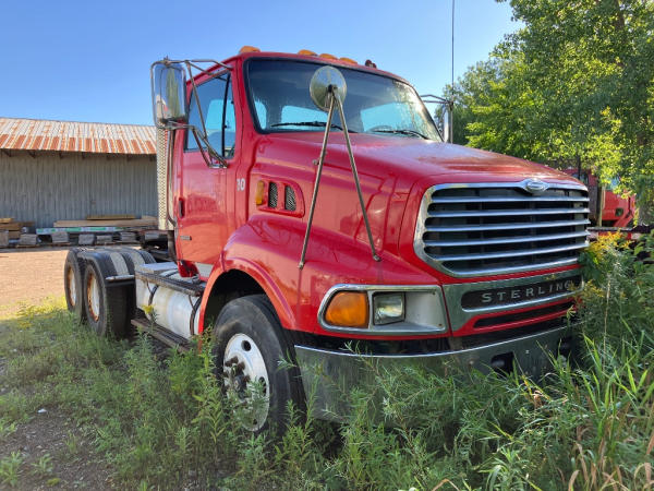 Photo of a 2004 Sterling L9500 SERIES