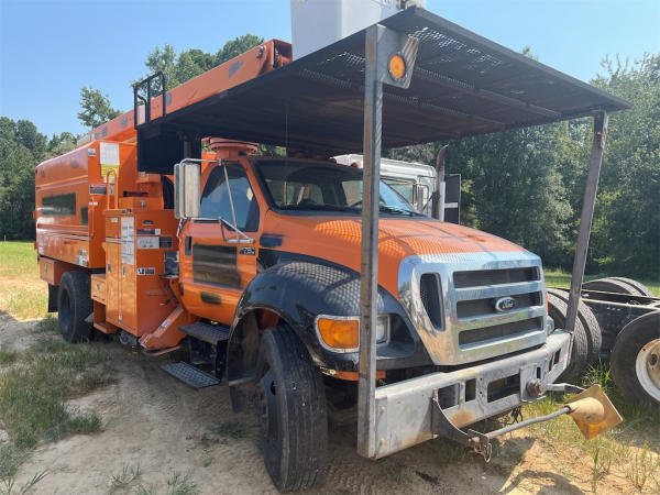 Photo of a 2013 Ford F750 ELEVATOR