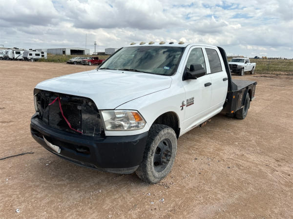 Photo of a 2014 Ram 3500 4WD CREW CAB