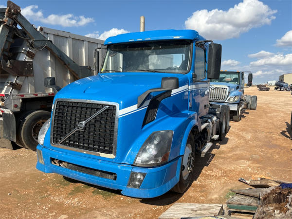 Photo of a 2015 Volvo VNL64T