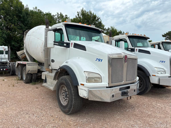 Photo of 2017 Kenworth T880