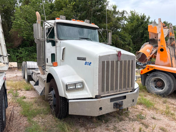 Photo of 2014 Kenworth T8